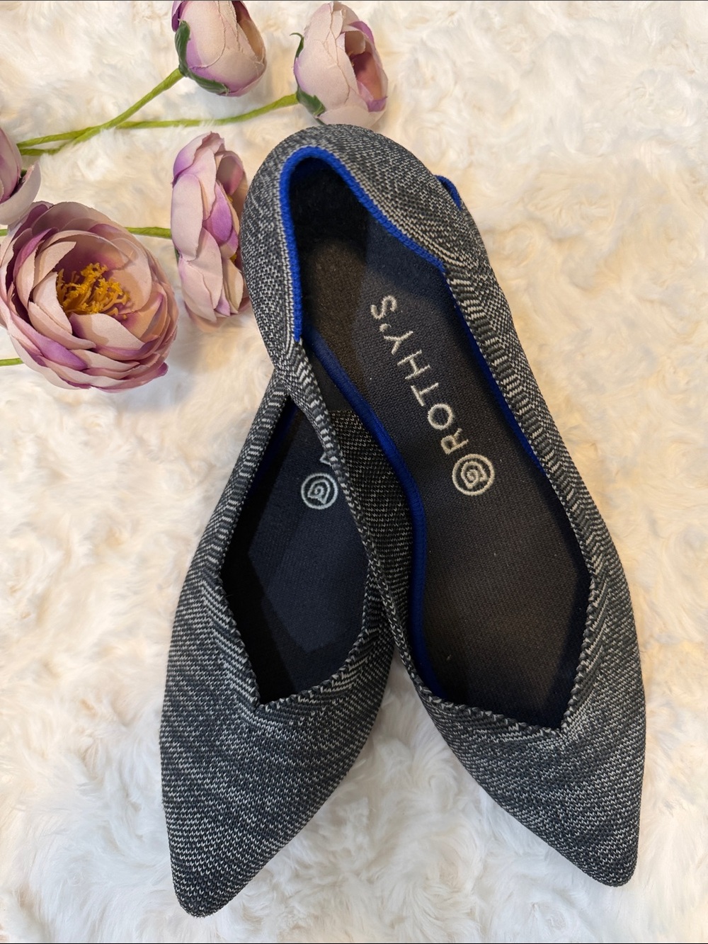 Rothy's Women's Pointed Knit Flats in Charcoal with Blue Trim Size 10.5